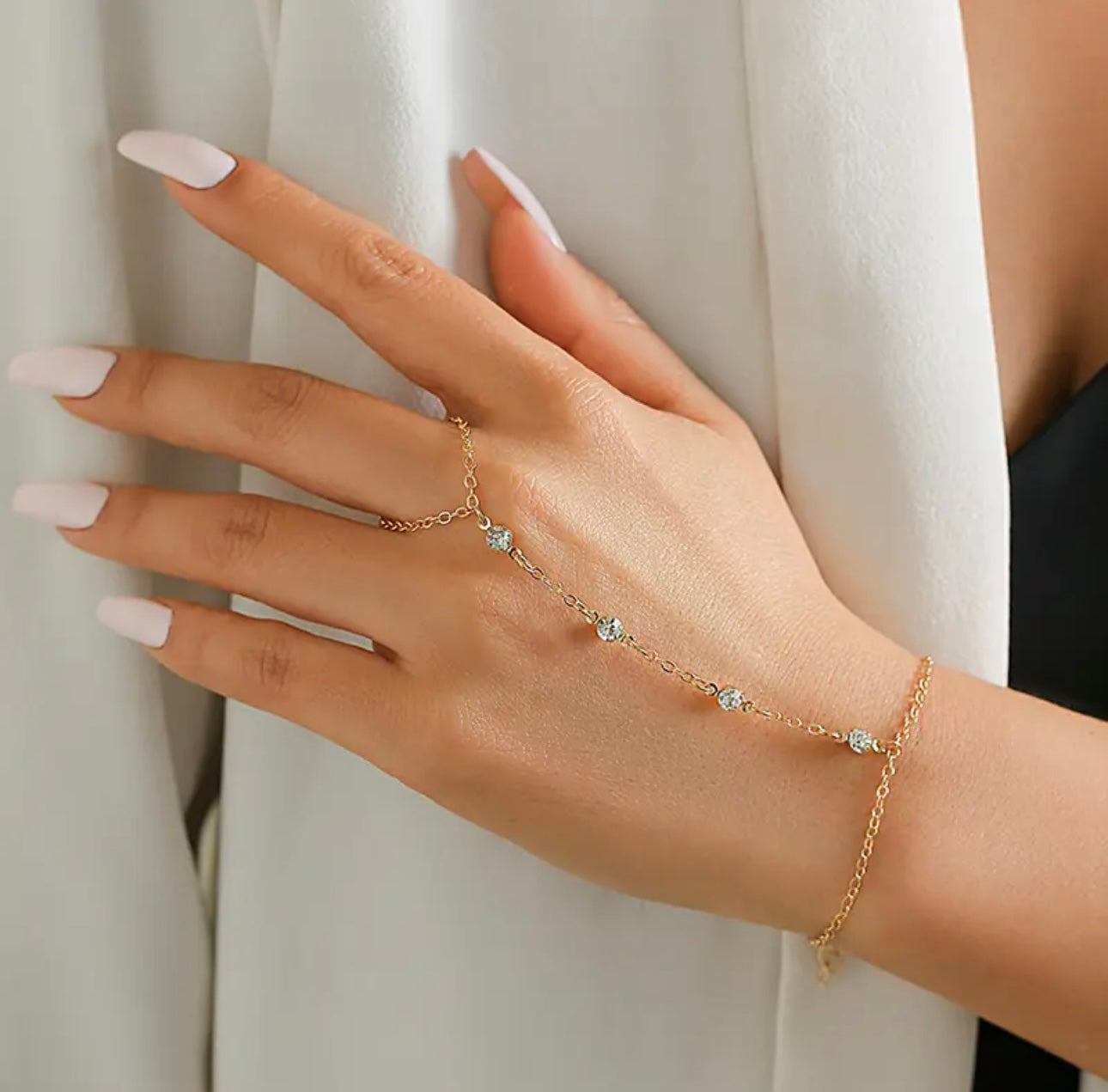 AMAYA HAND CHAIN